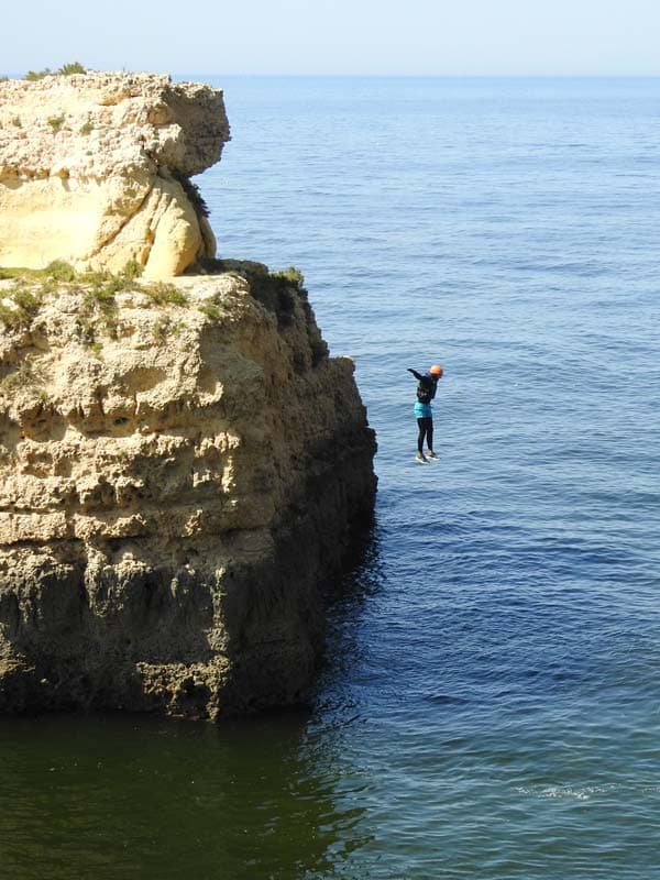 Das beste Erlebnis in Albufeira – Coasteering an der Algarve