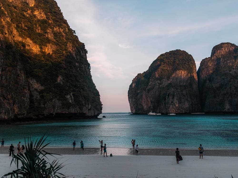Koh Phi Phi, Thailand: Reiseführer zu Thailands Partyinsel